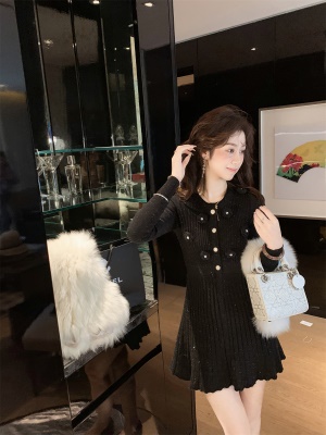 春季新款气质针织裙子女法式高级感修身内搭连衣裙