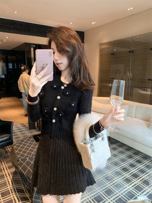 春季新款气质针织裙子女法式高级感修身内搭连衣裙