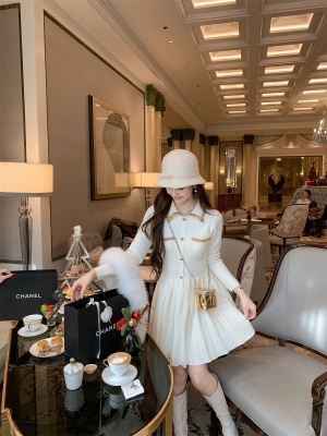 法式千金针织连衣裙女春秋2025新款百褶打底裙子