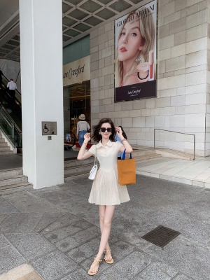 [限时折扣] 小香风短袖连衣裙女新款娃娃领拼接百褶裙子