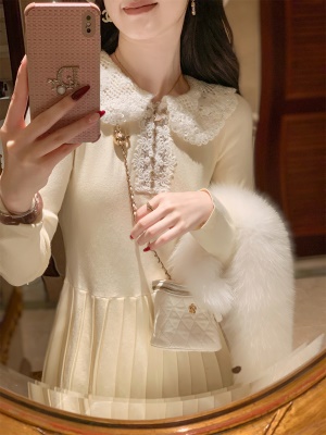 减龄甜美针织连衣裙女春秋2025新款拼接百褶打底裙子