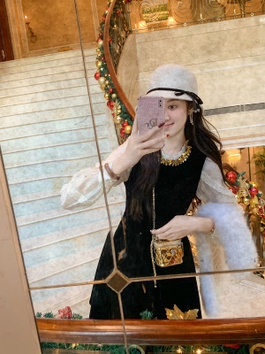 法式拼接撞色丝绒连衣裙女春秋新款小黑色打底裙子