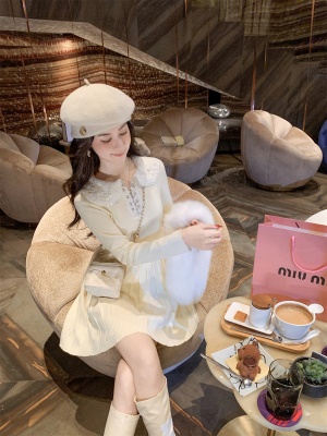 减龄甜美针织连衣裙女春秋2025新款拼接百褶打底裙子