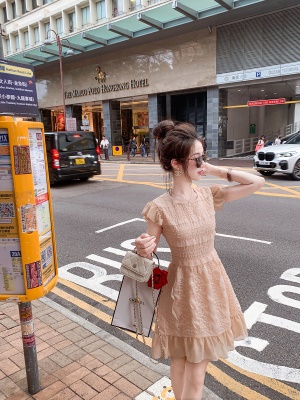 圆领褶皱雪纺连衣裙女2025夏季新款飞飞袖花苞裙子