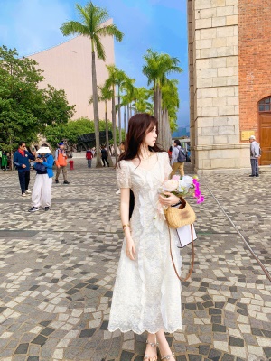 荷叶边蕾丝白色连衣裙女开春绝美高级法式长款裙子