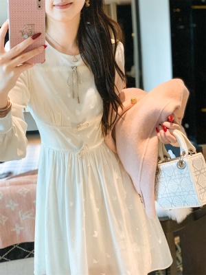 法式千金打底穿搭裙春秋高级感收腰白色蝴蝶连衣裙女
