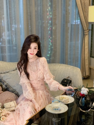 法式温柔风碎花连衣裙女春夏收腰中长款雪纺碎花裙子