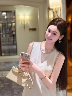 高级气质无袖连衣裙女夏季新款A字裙超好看白色裙子