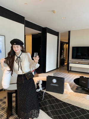 高腰中长款蕾丝半身裙女2025春秋新款显瘦镂空a字裙