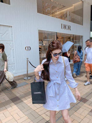 条纹衬衫法式连衣裙女夏季2025新款巨好看的漂亮裙子