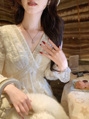 精致小香风钉珠蕾丝连衣裙女春秋新款加绒打底裙子