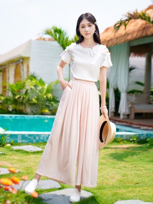 ATAR洋气夏季新品女装灯笼袖立体花瓣露肩T恤 2025斜开叉修身上衣