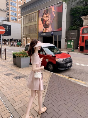 法式粉色方领连衣裙女夏季新款设计感皱褶a字短裙子