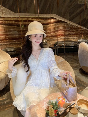 精致小香风钉珠蕾丝连衣裙女春秋新款加绒打底裙子