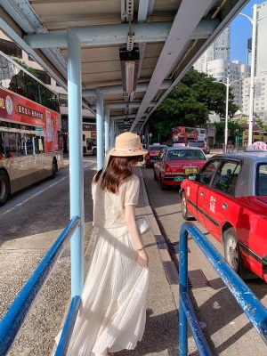 白色a字半身裙女夏2025新款百褶裙高级中长款裙子