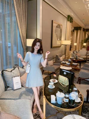 小香风蓝色连衣裙女2025夏季新款收腰拼接百褶裙子