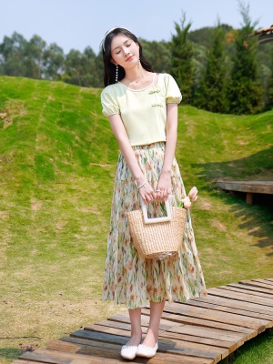 ATAR小清新2025夏季新款女装盘扣短袖T恤 女修身圆领设计感上衣