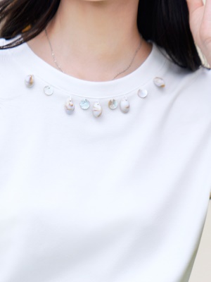 ATAR2025夏季新款时尚圆领贝壳T恤拼接蕾丝花边袖口舒适短袖上衣