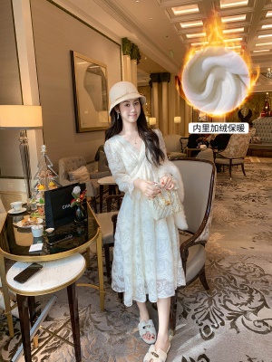 精致小香风钉珠蕾丝连衣裙女春秋新款加绒打底裙子