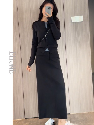 清冷松弛感穿搭套装2025早春拼色假两件显瘦毛针织衫高腰直筒裙女