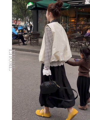 独特漂亮初春套装女蕾丝镂空花边拼接条纹长袖衫休闲马甲直筒长裤