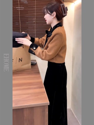 小香风套装2023秋冬厚实设计感系带外套遮胯显瘦中长款丝绒半身裙