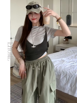 2025超火夏装一整套百搭短袖T恤小吊带衫美式街头宽松休闲工装裤