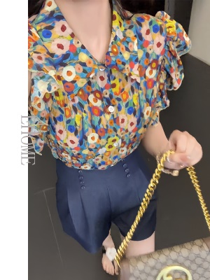 又a又飒港风复古彩虹碎花小飞袖衬衫高级感裤子五一出游穿搭套装