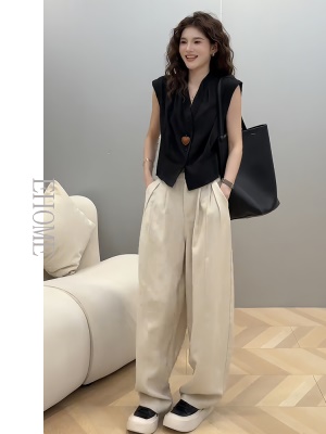 松弛感穿搭套装夏季新款无袖设计感V领上衣时尚百搭直筒休闲长裤