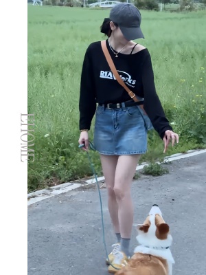 2025超火夏装一整套韩版休闲减龄斜肩字母印花长袖T恤宽松显瘦女