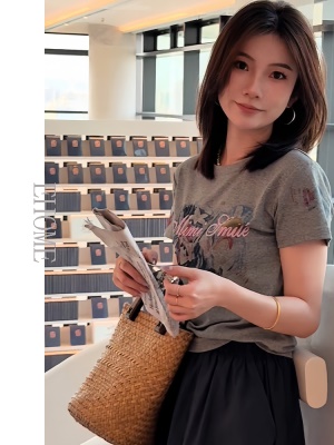 夏日绝美穿搭套装时尚百搭个性彩绘圆领短袖T恤高腰显瘦半身裙女