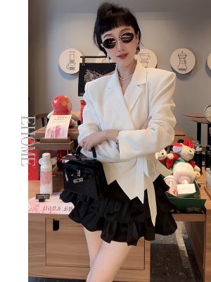 绝美开春小套装名媛气质短款系腰带V领西装外套百搭时尚蛋糕裙裤