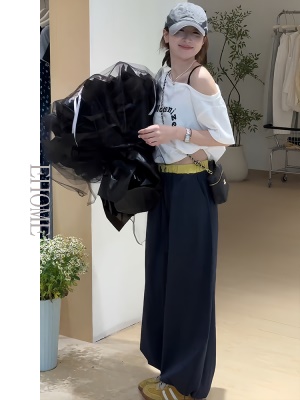 巨好看的夏天套装新款时尚洋气减龄吊带露肩短袖T恤束脚休闲长裤