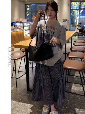 初春韩系穿搭一整套美式字母印花休闲宽松短袖T恤格子半身裙套装