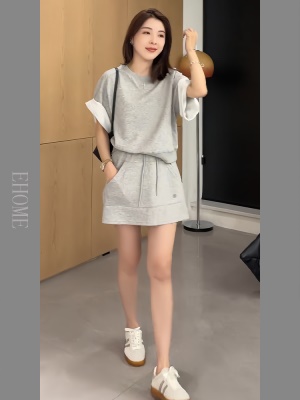 减龄学院风穿搭一整套百搭宽松休闲短袖圆领卫衣短裙两件套套装女